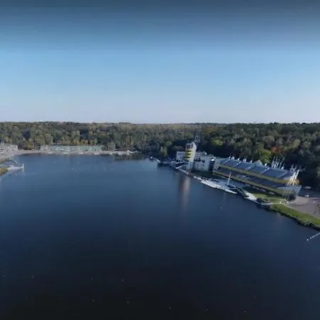 Wypoczynek Nowoczesna Malta Parking Goldair * פוזנן