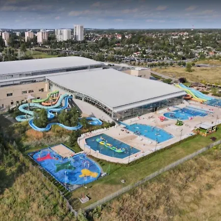 Wypoczynek Nowoczesna Malta Parking Goldair * Познань